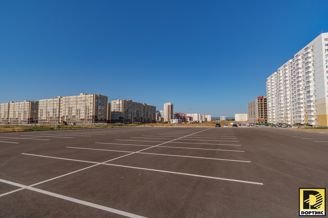 Дорожная разметка на парковке